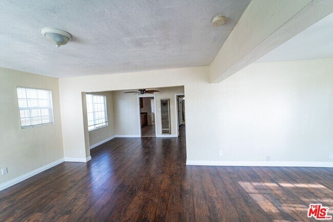 Foto del edificio - 5611 Carlin St