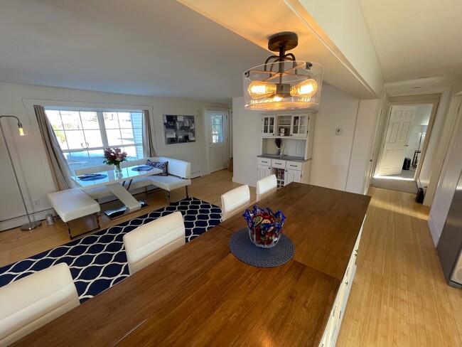 Foto del edificio - 20 Hawthorne Ln