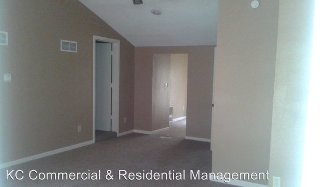 Foto del edificio - 3 br, 1 bath House - 405 Bellemere Road