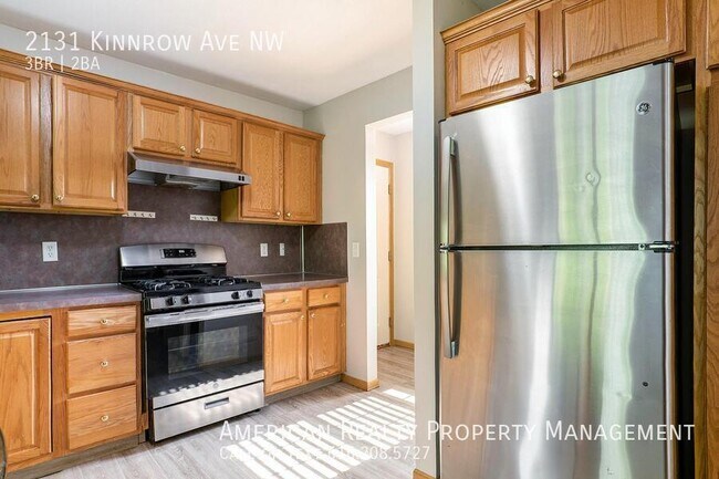 Foto del edificio - 2131 Kinnrow Ave NW