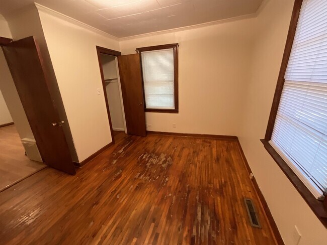 Foto del edificio - 28 St Mary Ave NW