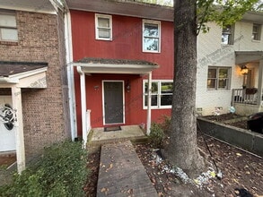 Building Photo - 912 Georgetown Rd