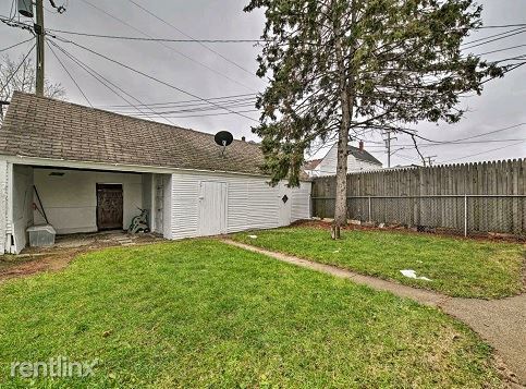 Building Photo - 3030 Holbrook Ave