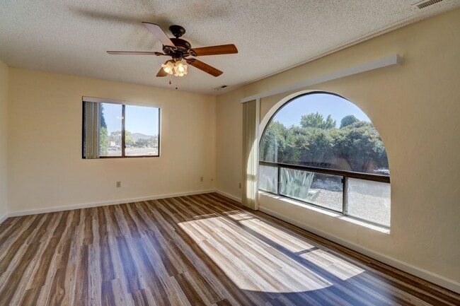 Building Photo - 1298 Tapadero Dr