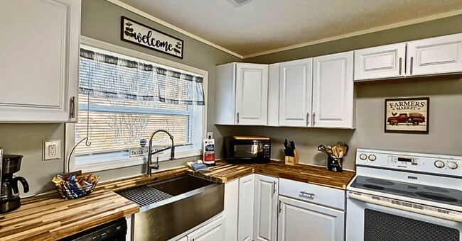 Building Photo - 1115 Henrietta Dr