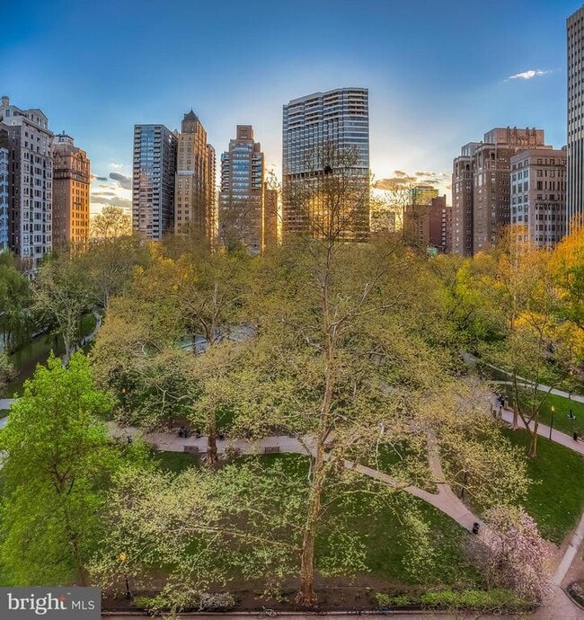 Building Photo - 219 S 18th St