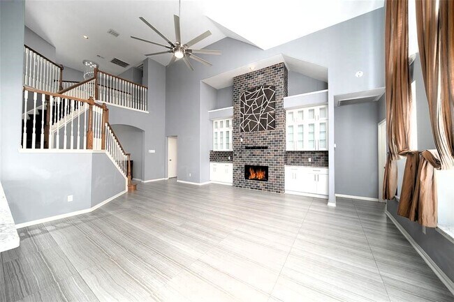 Foto del edificio - 4911 Russett Ln