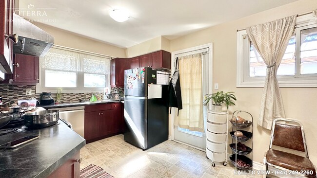 Building Photo - 777 Ashley Crt