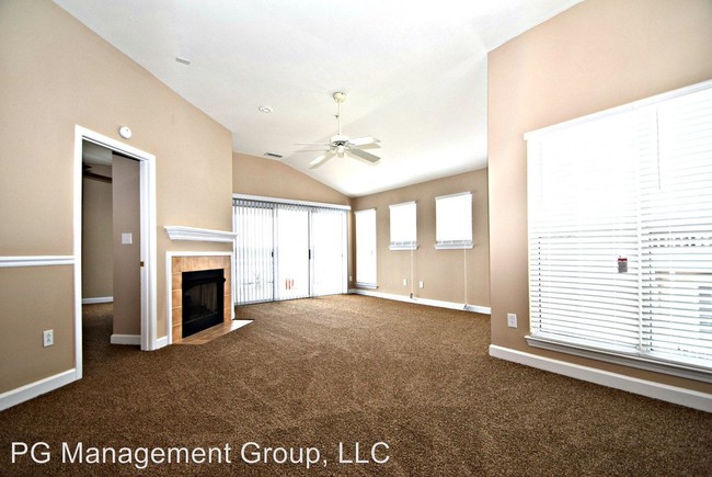 Building Photo - 1327 Torrence Cir