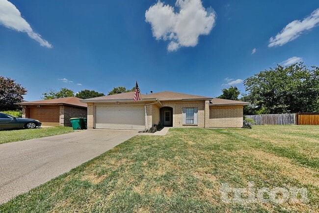 Building Photo - 918 Elliott Dr