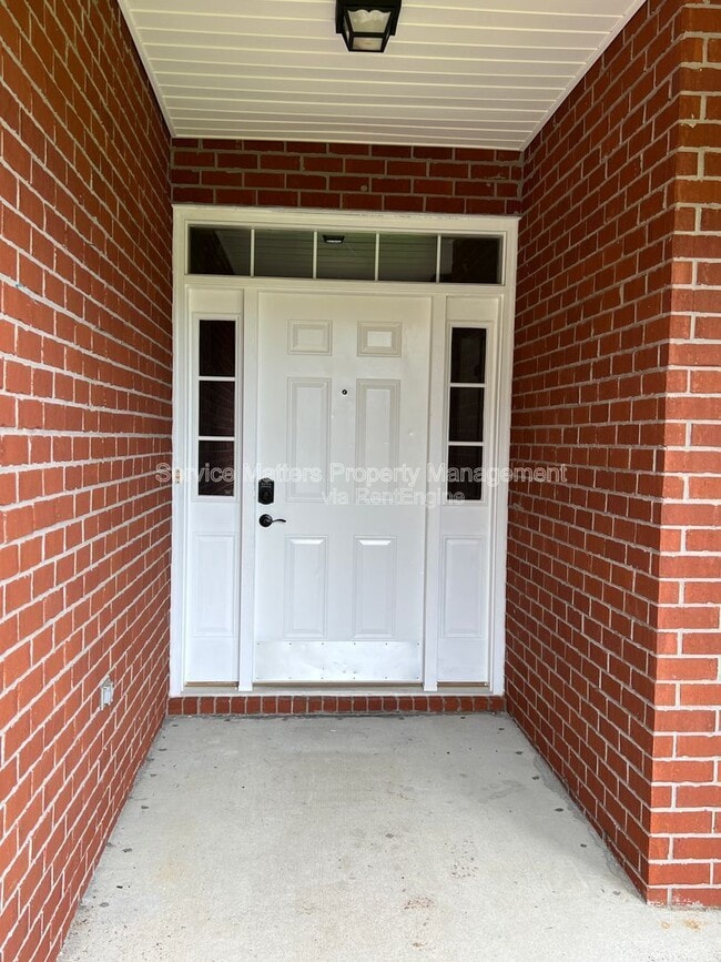 Foto del edificio - 10440 Millbrook Dr