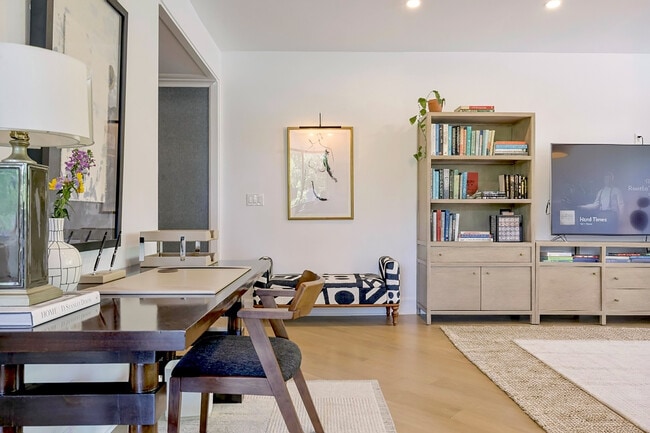 Photo - 2575 Peachtree Rd NE Apartment