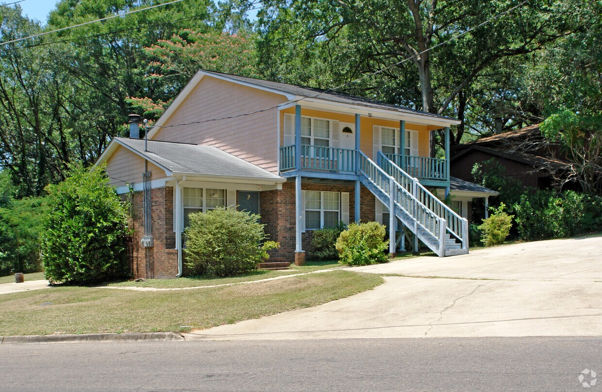 Building Photo - 2000 Pats Pl
