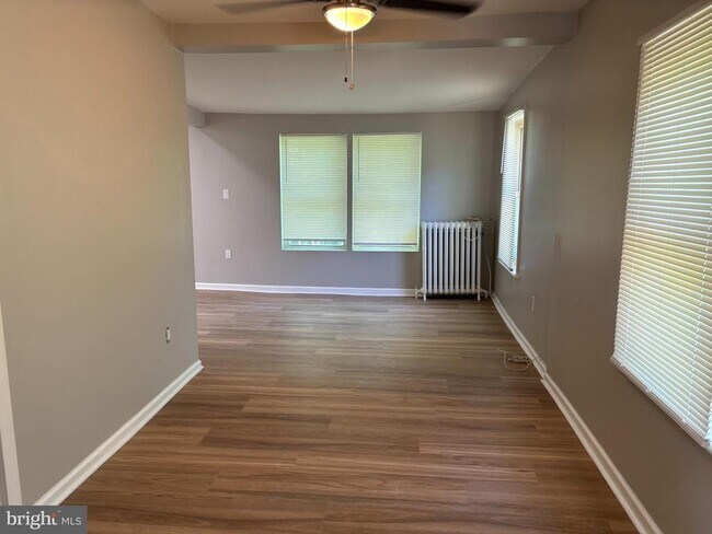 Building Photo - 157 Clifton Ave