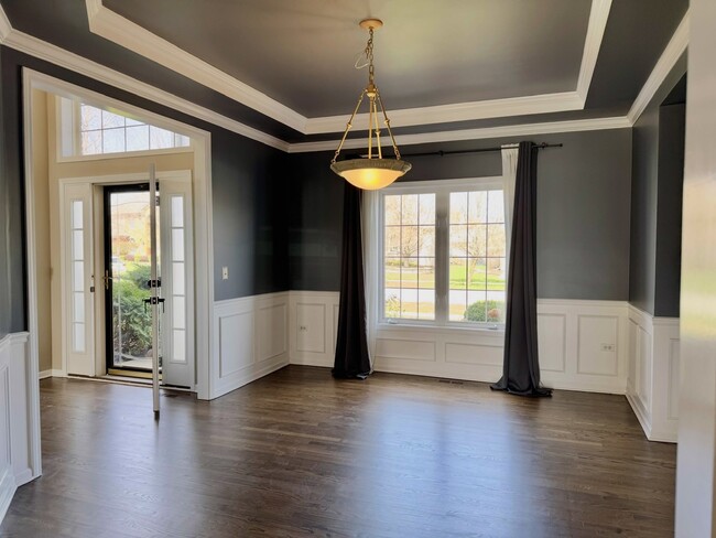 Building Photo - 5739 Rosinweed Ln