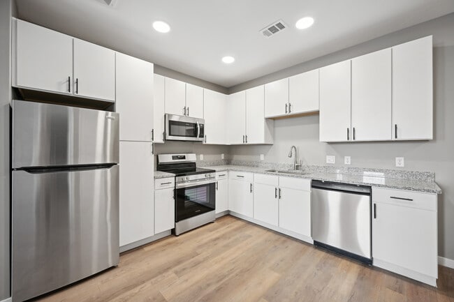 Building Photo - Pascal Gardens Apartments