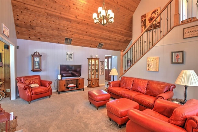 Building Photo - 3021 St Andrews Dr