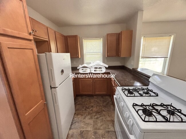 Foto del edificio - 904 Luster Ln