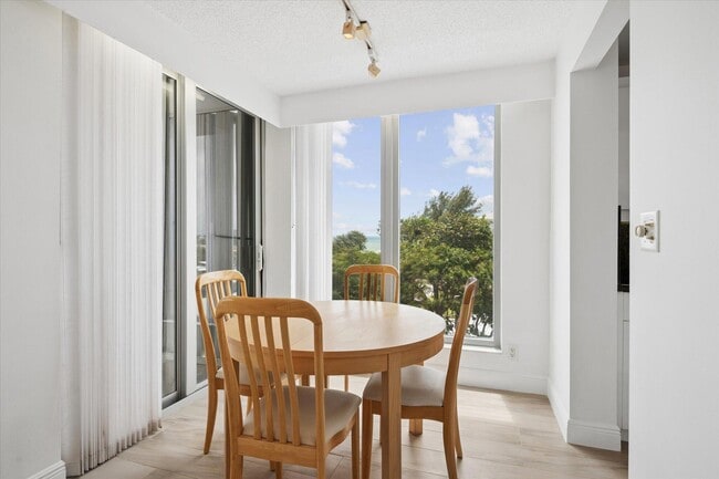 Foto del edificio - 1010 S Ocean Blvd