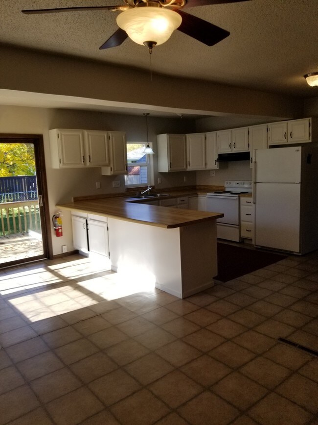 1301 5th St S, Moorhead, MN 56560 House Rental in Moorhead, MN