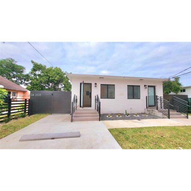 Building Photo - 681 NW 30th St