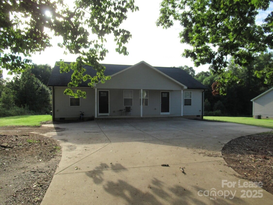 Primary Photo - 4580 Maiden Hwy