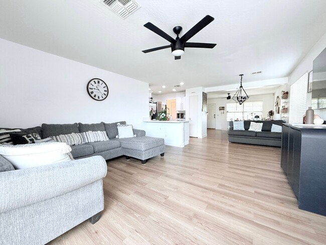 Foto del edificio - 7029 S 31st Dr