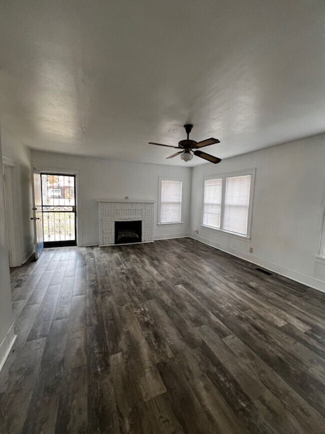 Foto del edificio - 605 Oak Park Dr