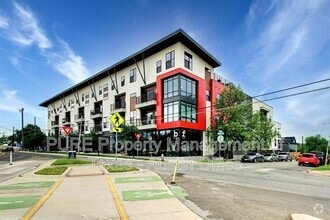 Building Photo - 2213 Poquito St