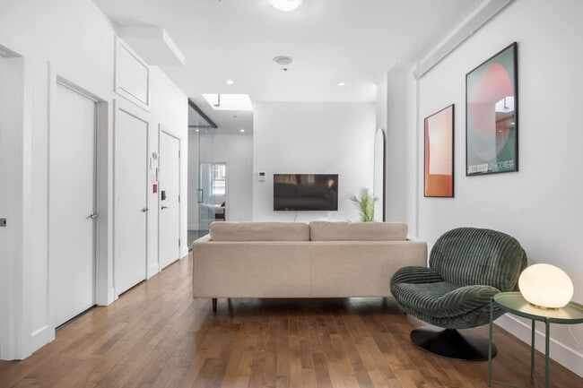 Building Photo - 3414 Rue Stanley