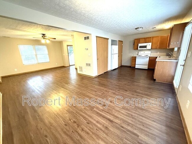 Building Photo - 7127 Black Mountain Dr