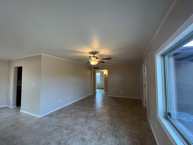 Foto del edificio - 3702 E Seneca St