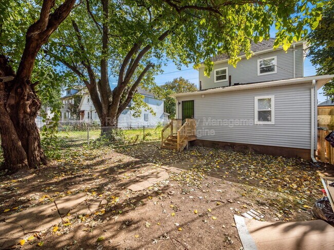 Foto del edificio - 306 Martin Ave