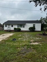 Building Photo - 3224 York Dr