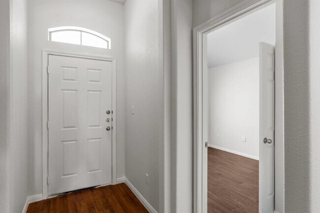 Foto del edificio - 12920 Snow Ln