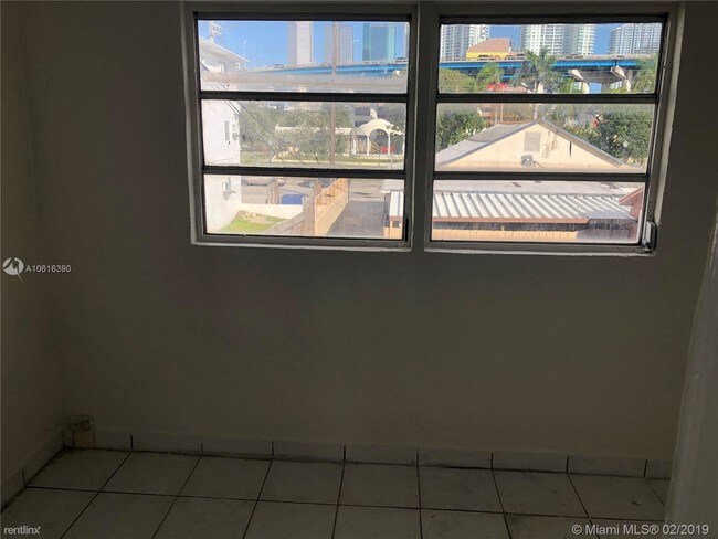 Foto del edificio - 318 SW 4th Ave