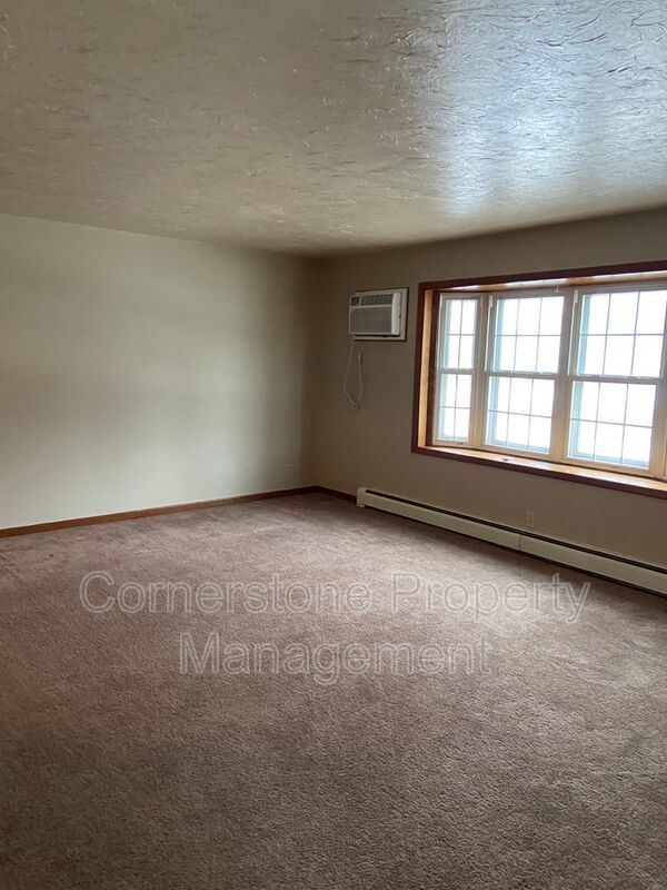 303 NE 1st St Unit 1, Pocahontas, IA 50574 Condo for Rent in