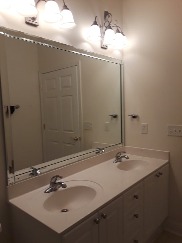 Primary Photo - 2560 Rosehill Cir