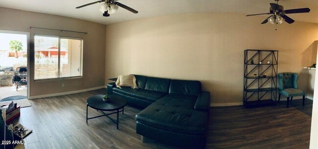 Building Photo - 2201 N Comanche Dr