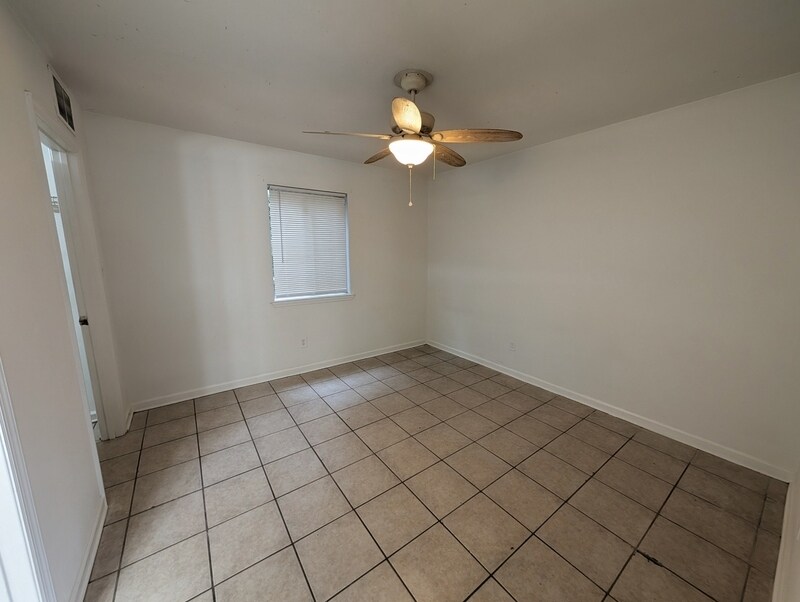 Building Photo - 207 Lovelace Dr