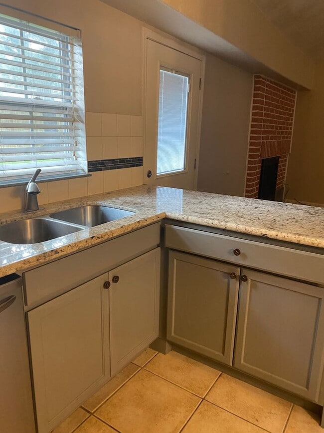 Building Photo - 3 Bedroom Single Family Home in Missouri City