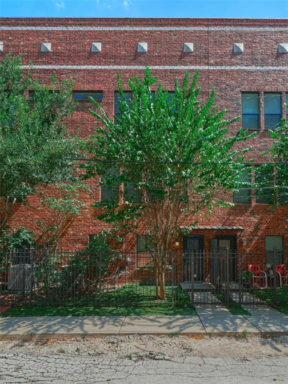 Foto principal - 2422 Navigation Blvd