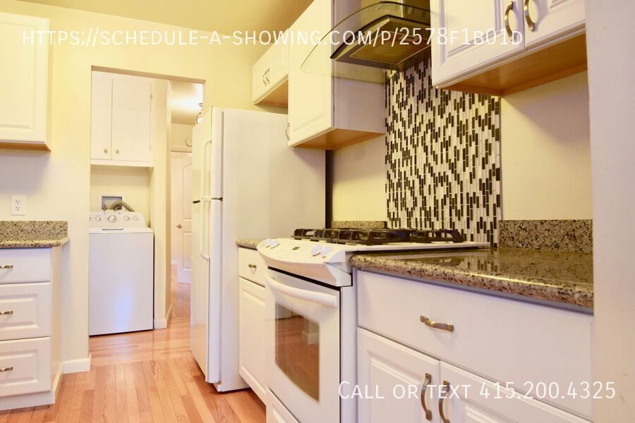 Foto principal - 252 Grove Acre Ave