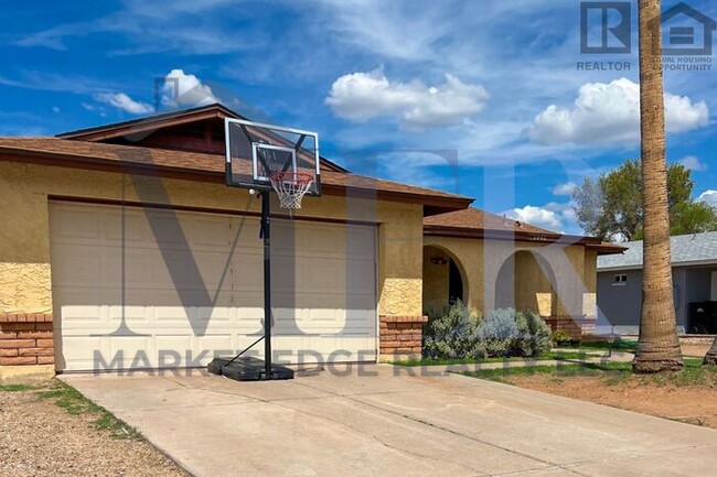 Building Photo - 3Bed/2Bath House in Val Vista/Southern! $3...