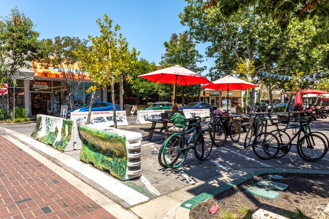 Enjoy the outdoor eating areas scattered around Downtown Menlo Park.