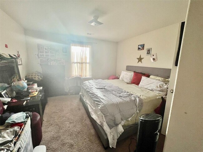 Building Photo - 20403 Oak Lodge Meadow Dr