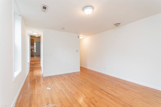 Foto del edificio - 3 br, 1 bath Triplex - 1603 W OXFORD ST Un...