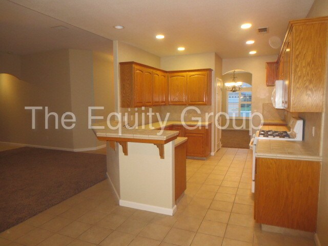 Building Photo - 4611 W Grove Ave