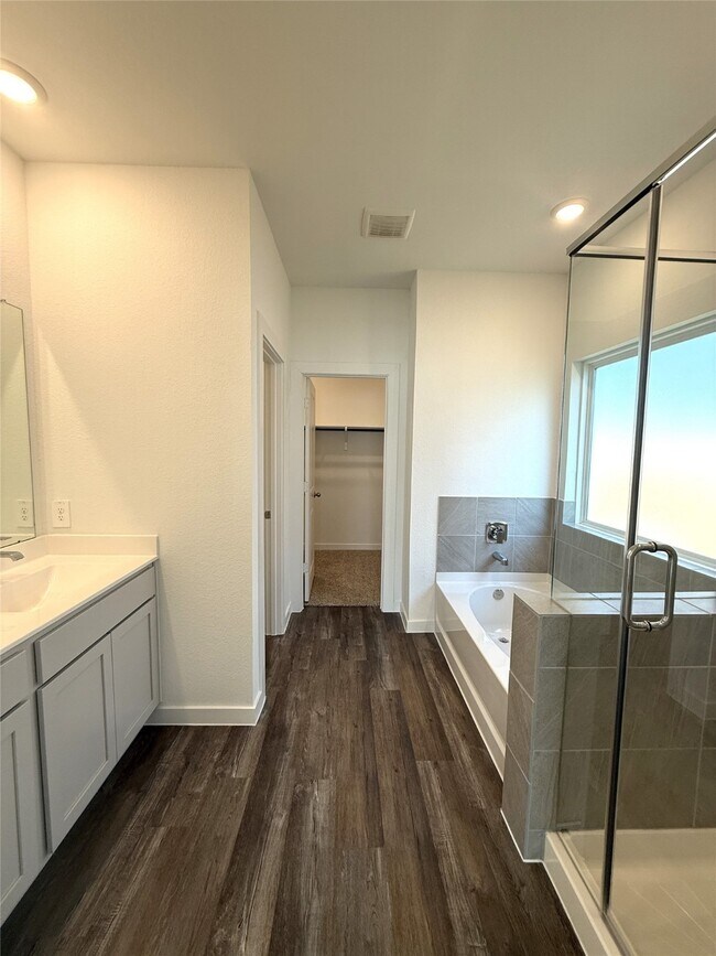 Foto del edificio - 4308 Wallace Fls Ln