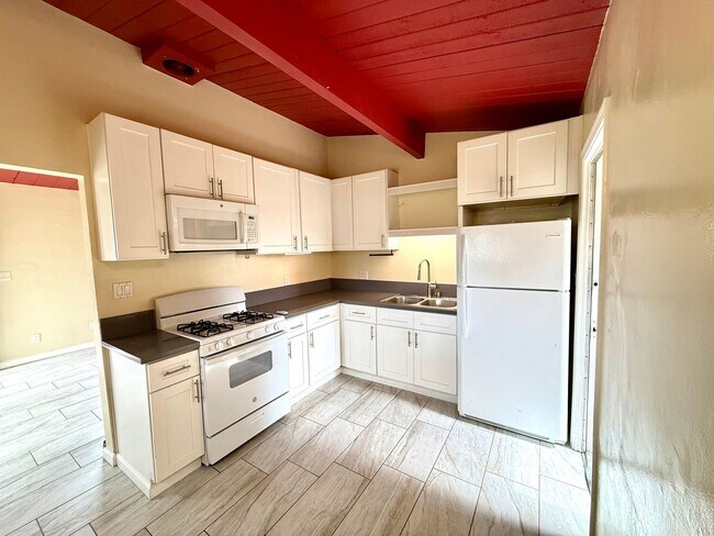 Foto del edificio - 4901 Frink Ave